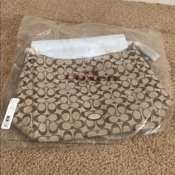 Coach - Picture 10 of 13